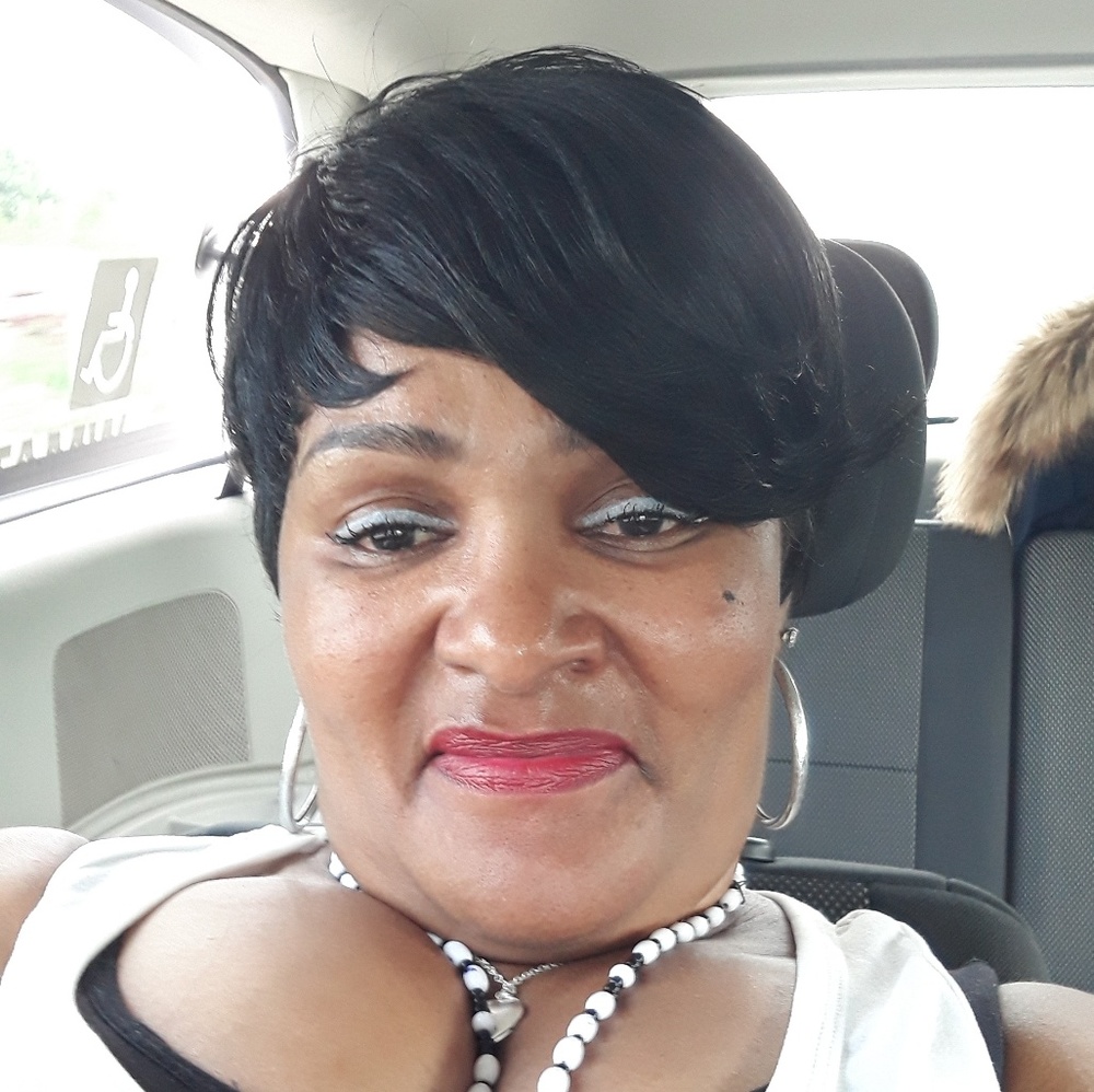 Meet your Posher, Leslie